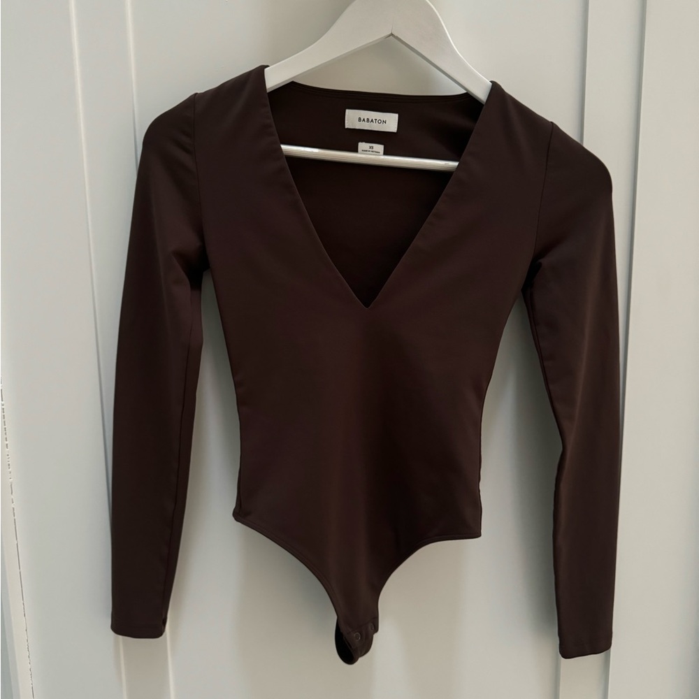 Aritzia Babaton Contour Long Sleeve V Neck Bodysuit